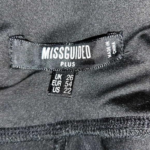 Misguided plus brand size 22 black leggings - Picture 4 of 6